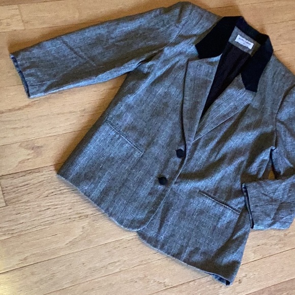 Alfred Dunner black/white plaid blazer with black velvet collar - Picture 9 of 15